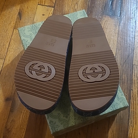 Gucci Denim GG Slide Sandals in Navy and Brown - Picture 4 of 6